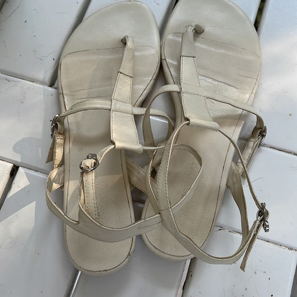 BCBGMAXAZRIA cream gladiator flat leather sandal - Picture 4 of 6
